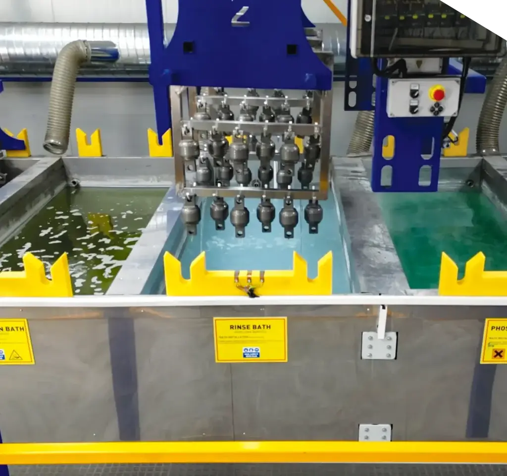 Automatic cleaning and coating line